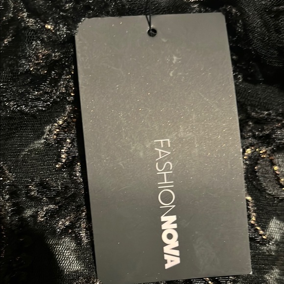 NWT Lace Bodysuit! Sheer Embroidery Lace 2 Snap Closure - Picture 7 of 8